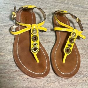 Coach Sieannah mustard color thong strapped sandals